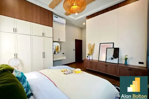 Casa de 3 dormitorios en Pattaya, Tailandia № 211341 - foto 15