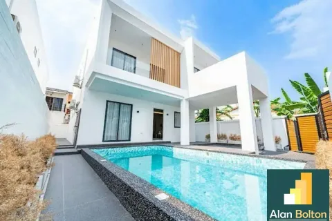 House in Pattaya, Thailand 6 bedrooms № 211339