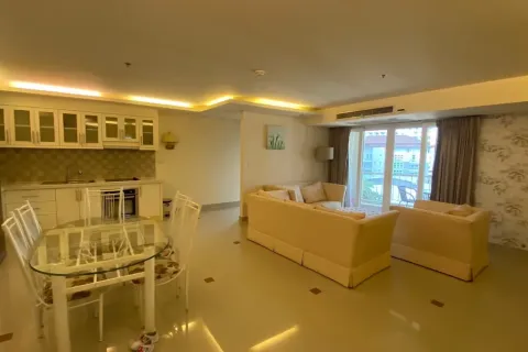Casa de 6 dormitorios en Pattaya, Tailandia № 211339 - foto 16