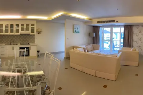 Casa de 6 dormitorios en Pattaya, Tailandia № 211339 - foto 17