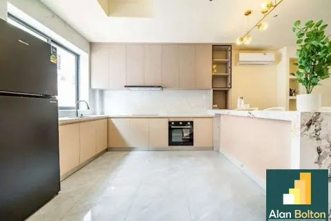 Casa de 6 dormitorios en Pattaya, Tailandia № 211339 - foto 9
