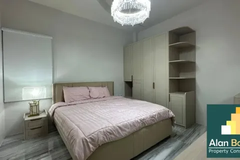 Casa de 4 dormitorios en Pattaya, Tailandia № 211337 - foto 3