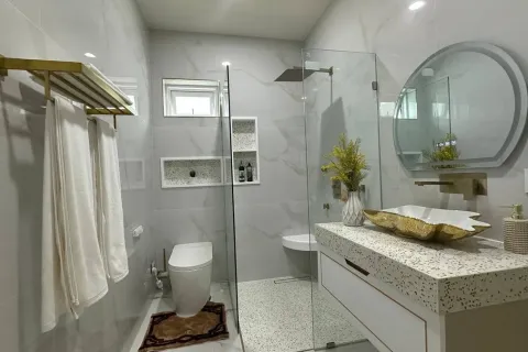 Casa de 4 dormitorios en Pattaya, Tailandia № 211337 - foto 12