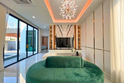 Villa in Pattaya, Thailand 4 bedrooms № 157814 - photo 3