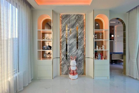 Villa in Pattaya, Thailand 4 bedrooms № 157814 - photo 6
