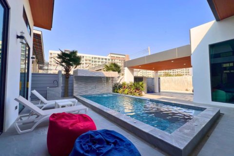 Villa in Pattaya, Thailand 4 bedrooms № 157814 - photo 2