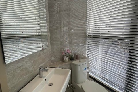 Condo à Din Daeng, Bangkok, Thaïlande, 2 chambres № 144996 - photo 17