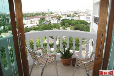 Appartement à Suan Luang, Bangkok, Thaïlande 3 chambres № 194295 - photo 1