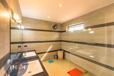 Villa in Ko Samui, Thailand 3 bedrooms № 179928 - photo 15