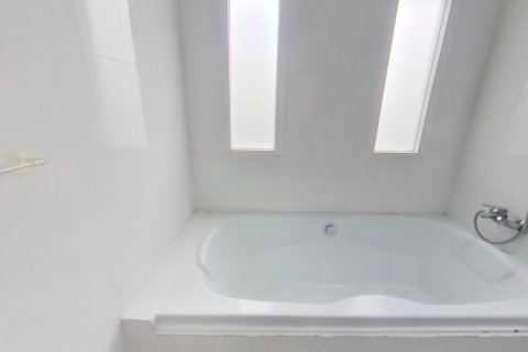 Кондоминиум с 2 спальнями в Ваттхане, Бангкок, Таиланд № 164543 - фото 6