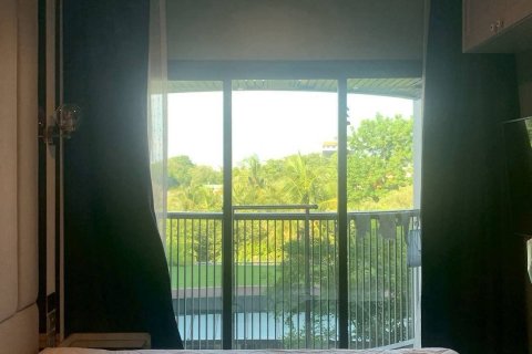 Studio dans le Condo à Watthana, Bangkok, Thaïlande  № 164544 - photo 9