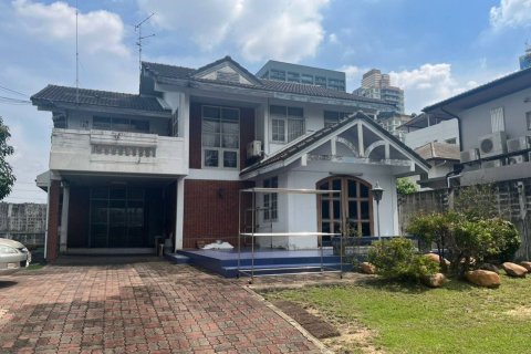 House in Watthana, Bangkok, Thailand 3 bedrooms № 164541 - photo 2