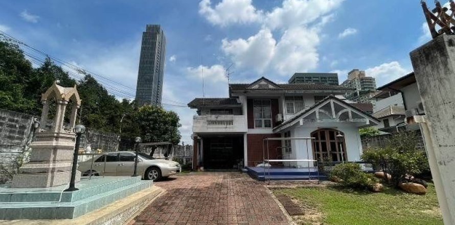 House in Watthana, Bangkok, Thailand 3 bedrooms № 164541