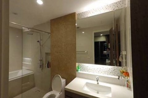 Кондоминиум с 2 спальнями в Клонг Тоэй, Бангкок, Таиланд № 146184 - фото 7