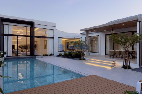 House in Pattaya, Thailand 4 bedrooms № 195888 - photo 20