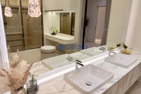 House in Pattaya, Thailand 4 bedrooms № 195888 - photo 24