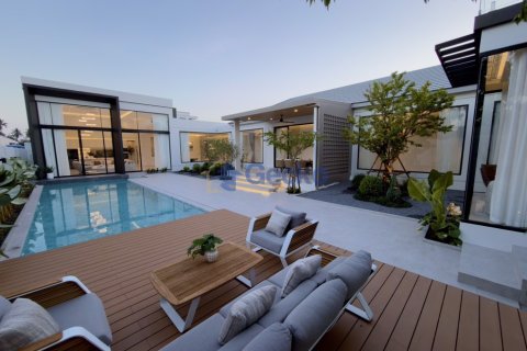 House in Pattaya, Thailand 4 bedrooms № 195888 - photo 21