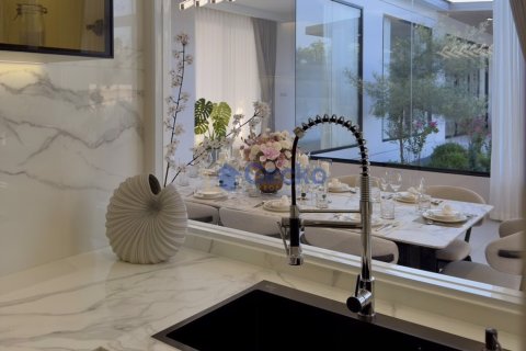 House in Pattaya, Thailand 4 bedrooms № 195888 - photo 18