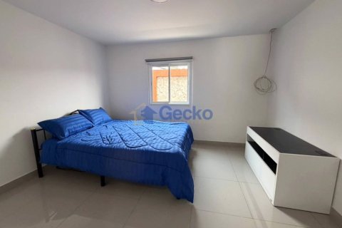 House in Pattaya, Thailand 6 bedrooms № 195884 - photo 14
