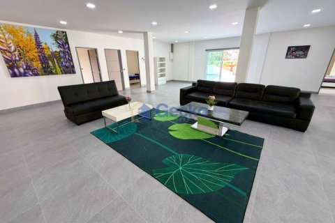 House in Pattaya, Thailand 6 bedrooms № 195884 - photo 4