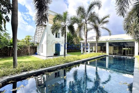 House in Pattaya, Thailand 3 bedrooms № 195887 - photo 3