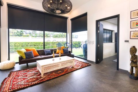 House in Pattaya, Thailand 3 bedrooms № 195887 - photo 11