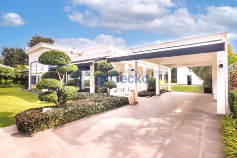 House in Pattaya, Thailand 3 bedrooms № 195887 - photo 4