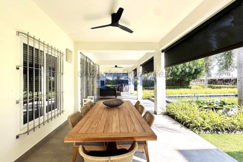 House in Pattaya, Thailand 3 bedrooms № 195887 - photo 18