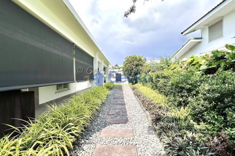 House in Pattaya, Thailand 3 bedrooms № 195887 - photo 23