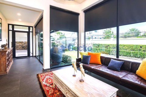 House in Pattaya, Thailand 3 bedrooms № 195887 - photo 8