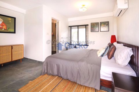 House in Pattaya, Thailand 3 bedrooms № 195887 - photo 17