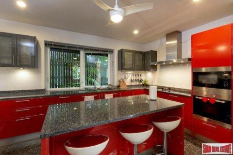 Apartment in Patong, Thailand 25 bedrooms № 134357 - photo 8