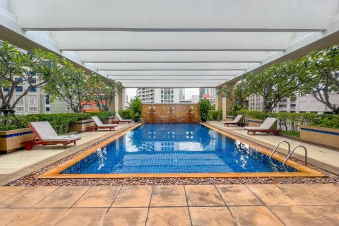 Кондоминиум с 3 спальнями в Бангкоке, Таиланд № 143475 - фото 23