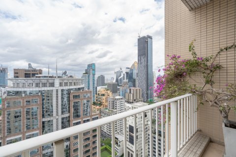 Кондоминиум с 3 спальнями в Бангкоке, Таиланд № 143475 - фото 17