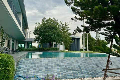 Townhouse in Bang Kaeo, Thailand 3 bedrooms № 161626 - photo 24