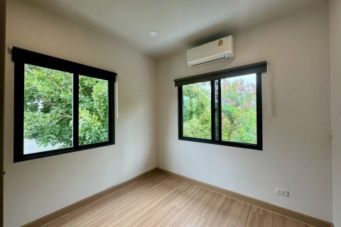 Townhouse in Bang Kaeo, Thailand 3 bedrooms № 161626 - photo 13