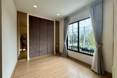 Townhouse in Bang Kaeo, Thailand 3 bedrooms № 161626 - photo 5