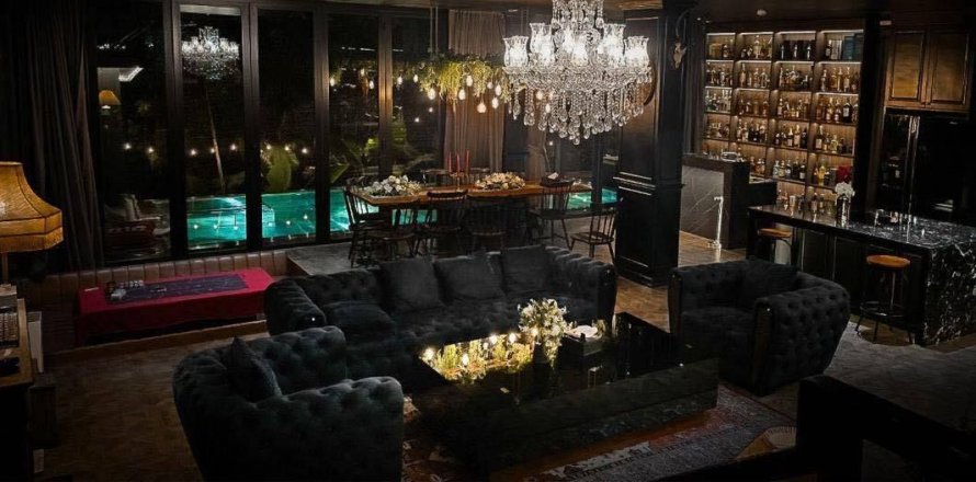Villa in Bang Phlat, Bangkok, Thailand 4 bedrooms № 161628