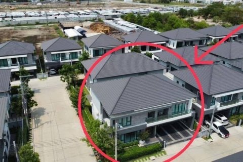 House in Bang Kaeo, Thailand 4 bedrooms № 144918 - photo 3