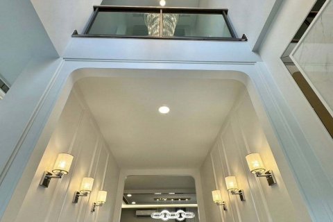 House in Bang Kaeo, Thailand 4 bedrooms № 144918 - photo 19