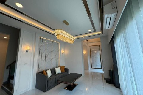 House in Bang Kaeo, Thailand 4 bedrooms № 144918 - photo 27