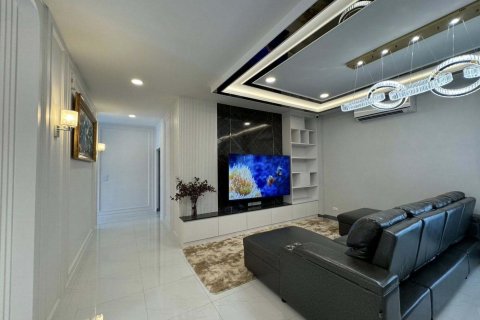 House in Bang Kaeo, Thailand 4 bedrooms № 144918 - photo 8