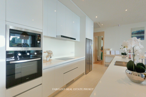 Condo in Kamala, Thailand, 4 bedrooms № 179646 - photo 4