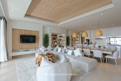 Condo in Kamala, Thailand, 4 bedrooms № 179646 - photo 3