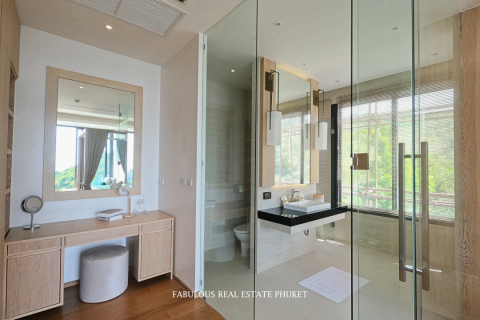 Condo in Kamala, Thailand, 4 bedrooms № 179646 - photo 9