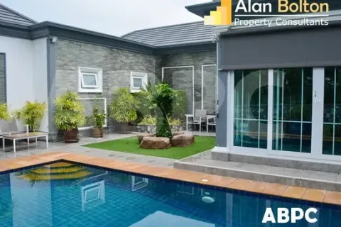 House in Pattaya, Thailand 4 bedrooms № 211221