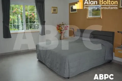 Casa de 4 dormitorios en Pattaya, Tailandia № 211221 - foto 4