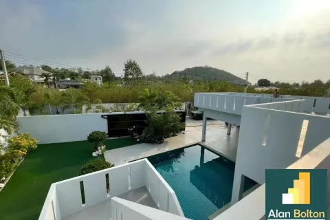 Casa de 3 dormitorios en Pattaya, Tailandia № 211220 - foto 4