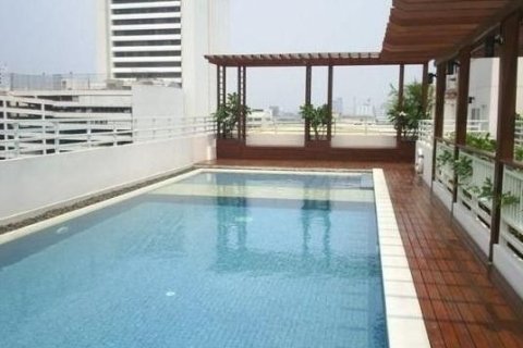 Condo in Watthana, Bangkok, Thailand, 3 bedrooms  № 154928 - photo 8
