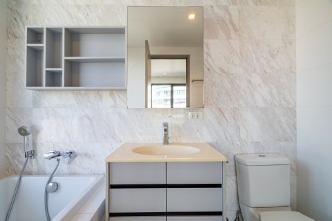 Condo in Watthana, Bangkok, Thailand, 2 bedrooms  № 154929 - photo 16